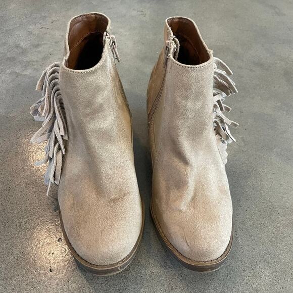 Mossimo Suede leather fringe taupe ankle boots low heel womens size 7.5 - Picture 2 of 11